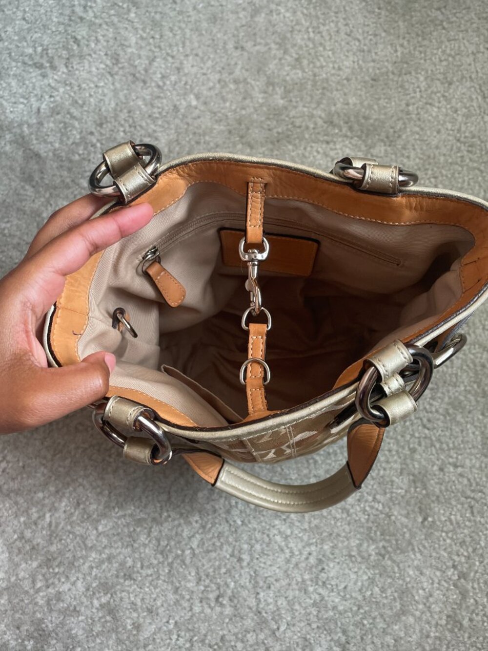 Vintage Coach Y2K Tan/Silver Optic Signature Canvas Tote Shoulder Bag 0498 💿 - Picture 8 of 16